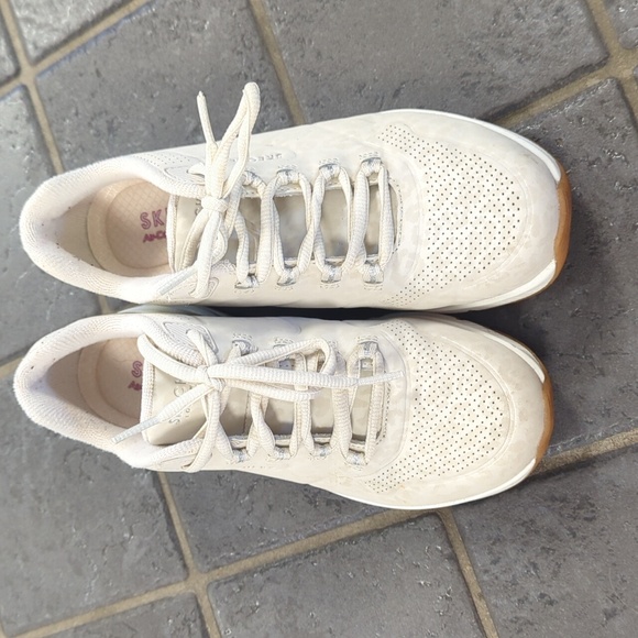 Sketchers woman's 6.5 cream leopard print sneakers - Picture 2 of 8